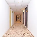 Capital O 419 Al Safeer Hotel